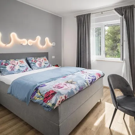 Awesome In With Wifi בית נופש *